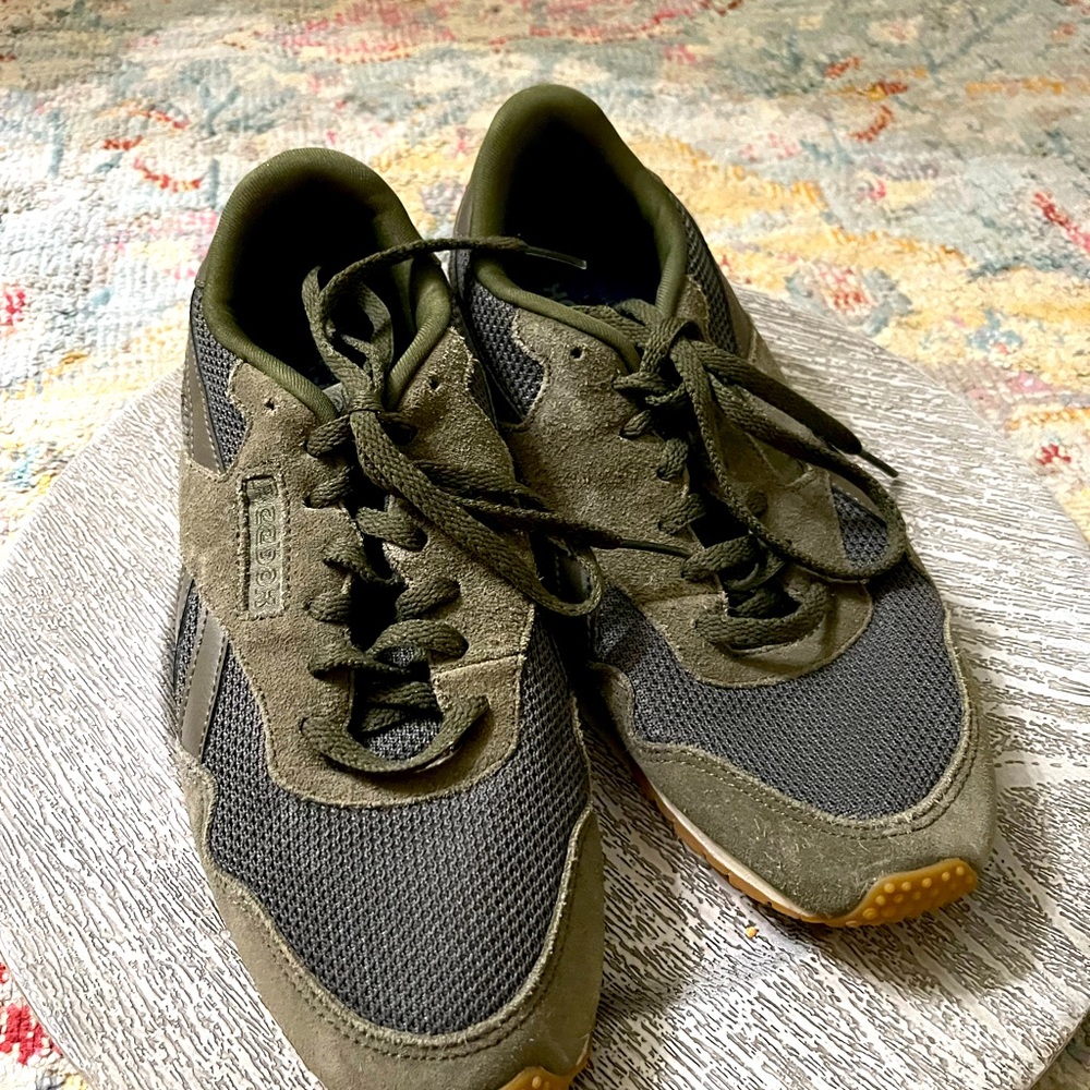 Olive rebok